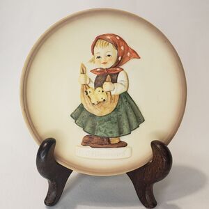M.J. Hummel "Little Homemaker" plate with stand